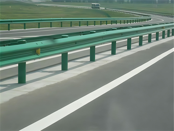 绥化高速护栏板守护安全广泛应用于多个行业